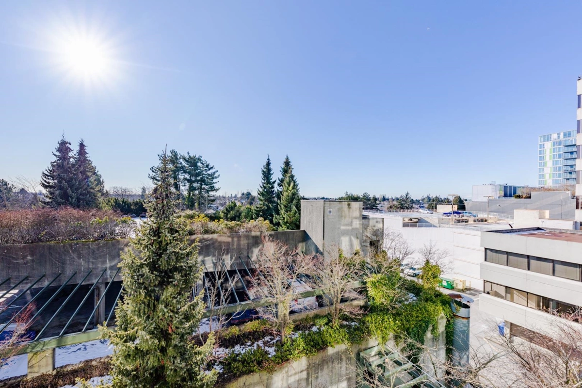 Outdoor Patio Photo of 708 8180 Granville Avenue, Richmond, BC