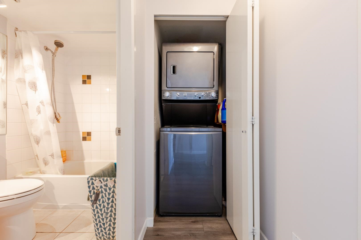 Powder Room Photo of 708 8180 Granville Avenue, Richmond, BC