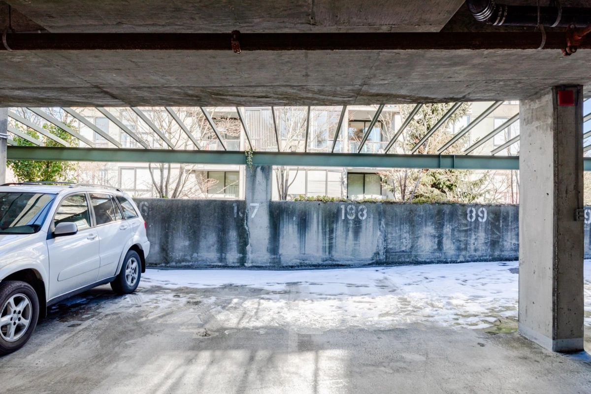 Swimming Pool Photo of 708 8180 Granville Avenue, Richmond, BC