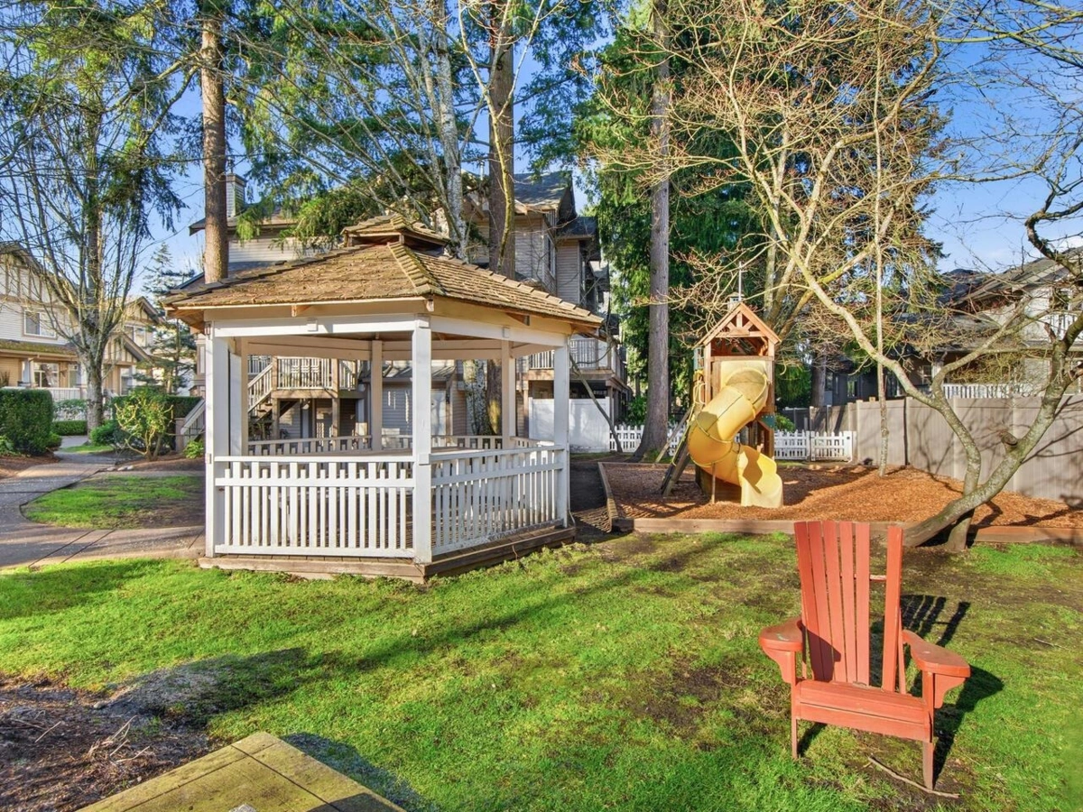 Exterior Rear Photo of 3 2678 King George Boulevard, Surrey, BC