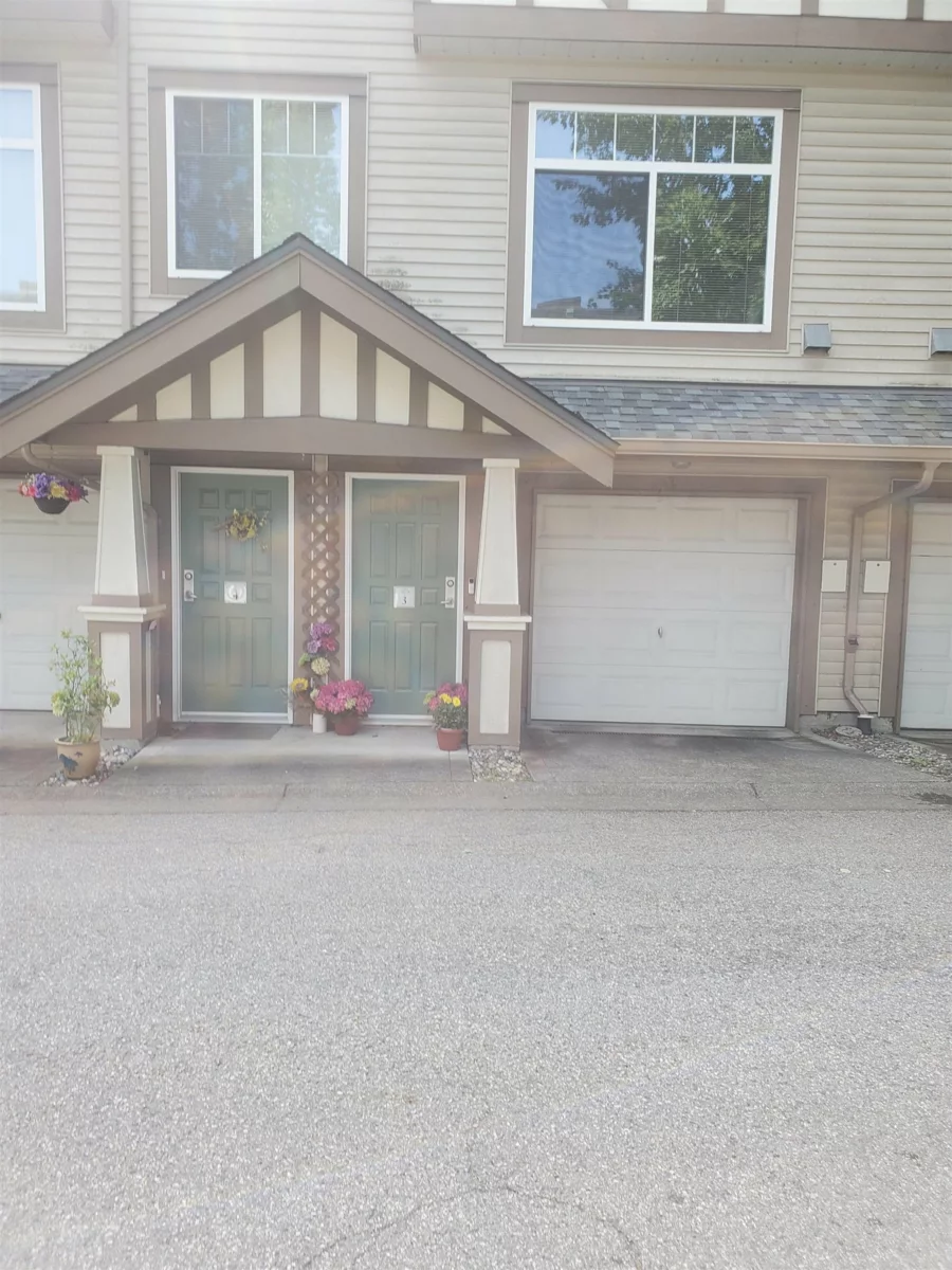 Hallway Photo of 3 2678 King George Boulevard, Surrey, BC