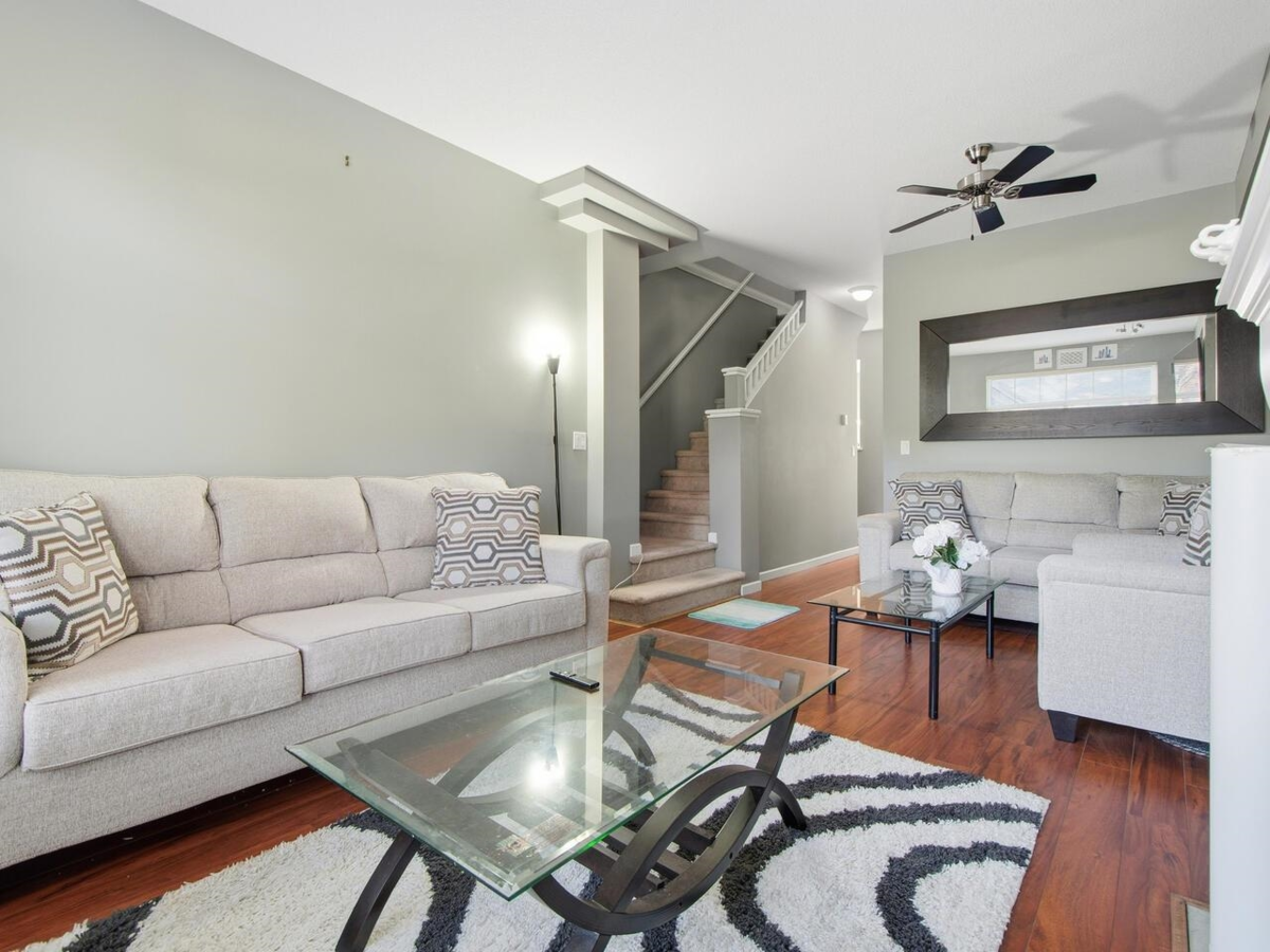 Primary Bathroom Photo of 3 2678 King George Boulevard, Surrey, BC