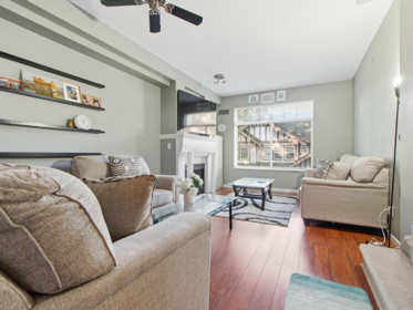 Breakfast Nook Photo of 3 2678 King George Boulevard, Surrey, BC