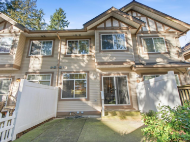 Mudroom Photo of 3 2678 King George Boulevard, Surrey, BC