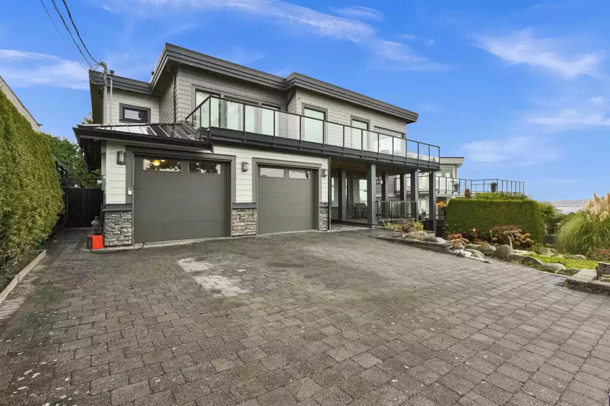 Exterior Front Photo of 1040 Lee Street, White Rock, BC