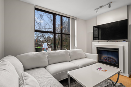 Breakfast Nook Photo of 305 989 Beatty Street, Vancouver, BC