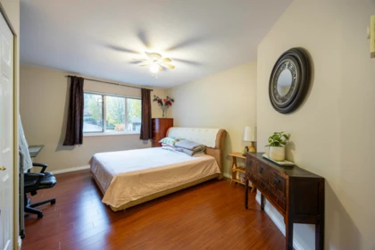 Guest Bathroom Photo of 1590 Plateau Crescent, Coquitlam, BC