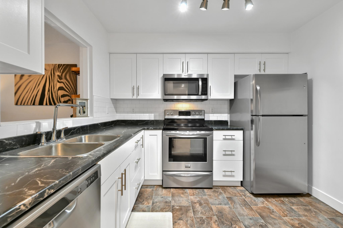 Breakfast Nook Photo of 203 33165 2 Avenue, Mission, BC