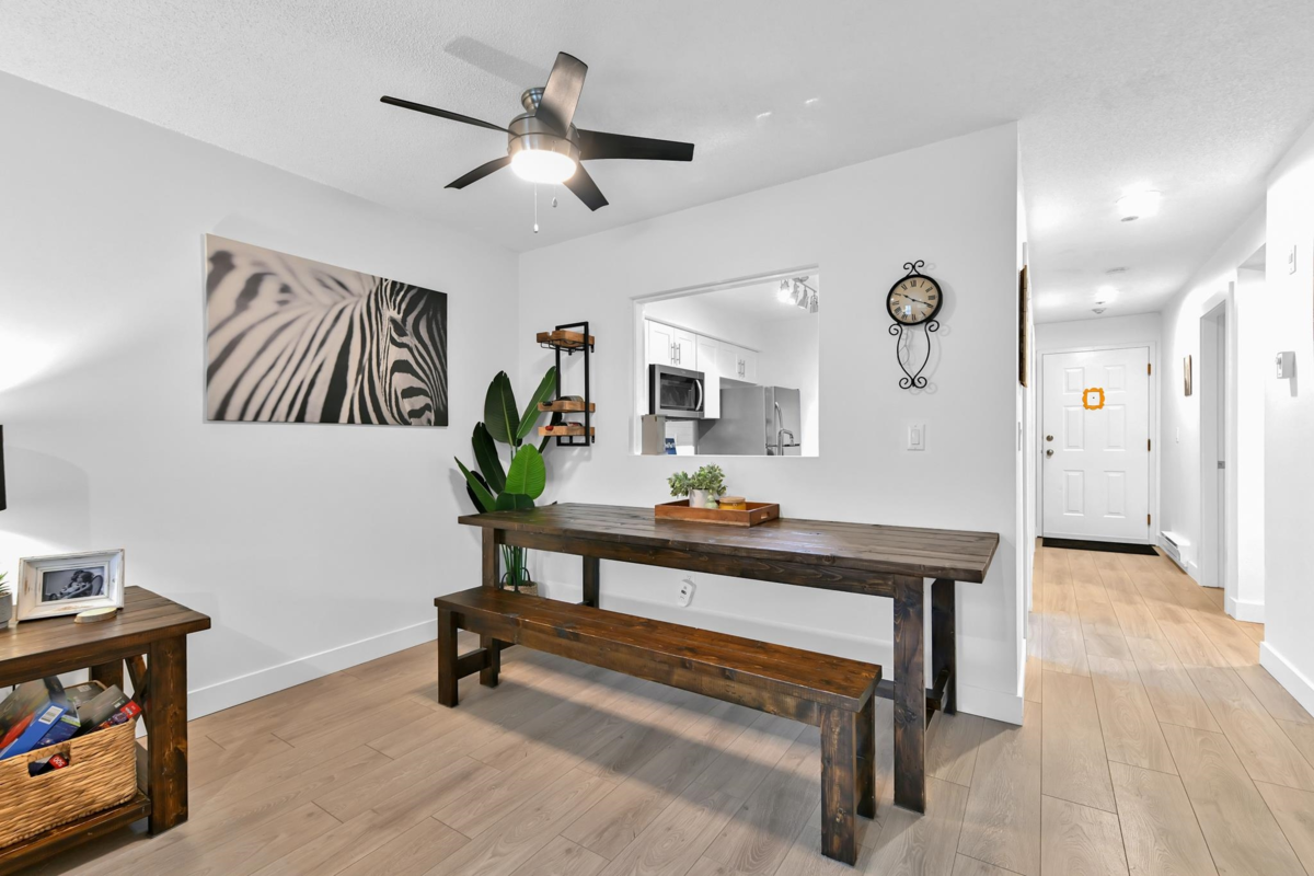 Kitchen Island Photo of 203 33165 2 Avenue, Mission, BC