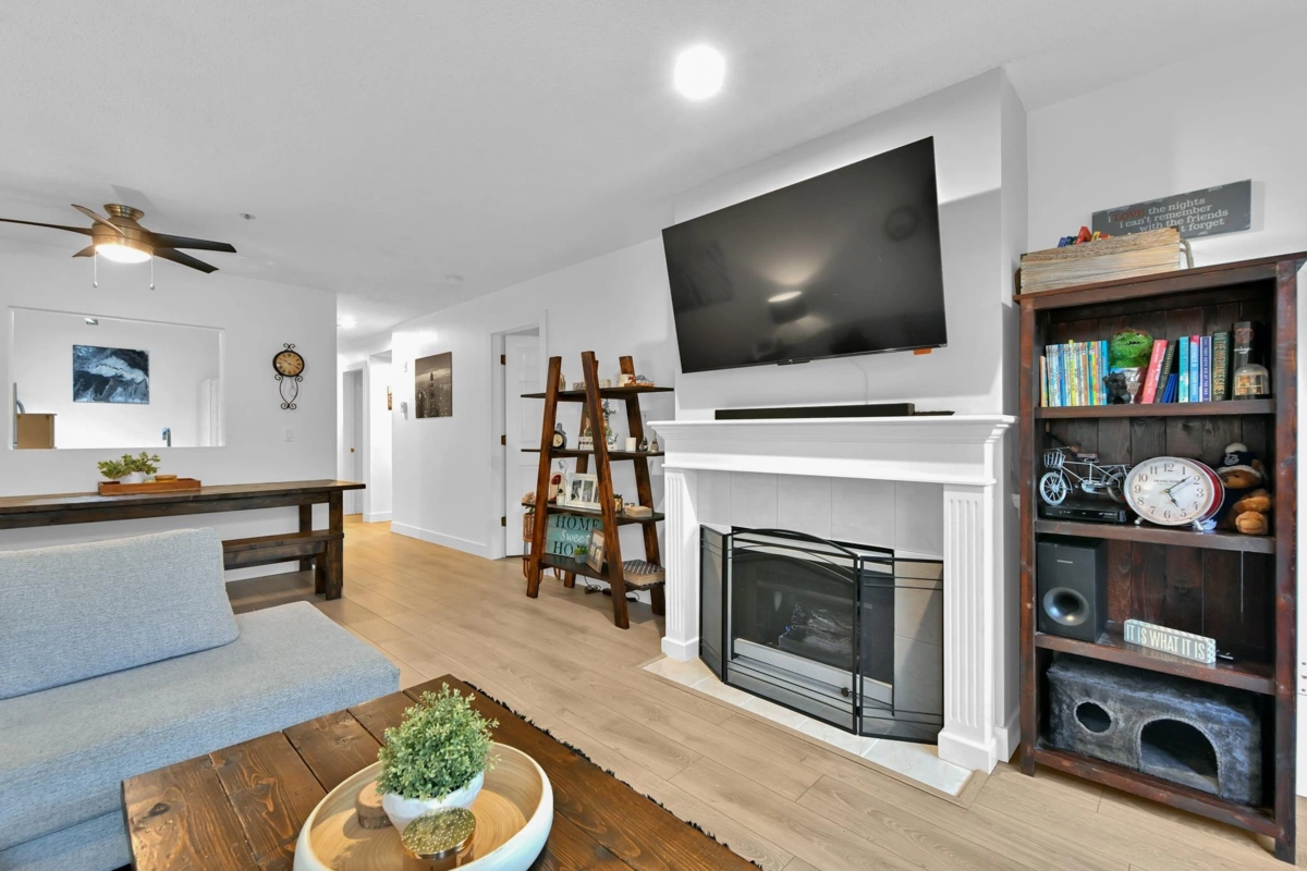 Kitchen Photo of 203 33165 2 Avenue, Mission, BC