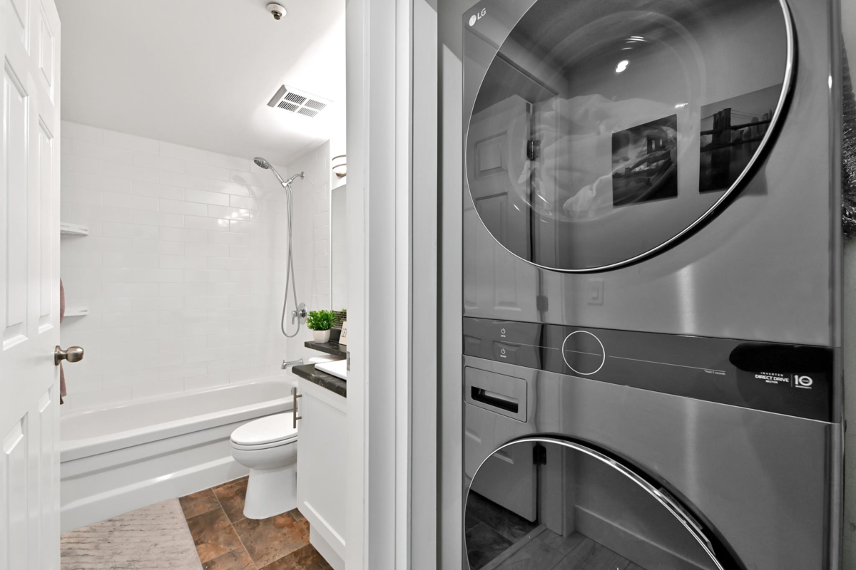 Mudroom Photo of 203 33165 2 Avenue, Mission, BC