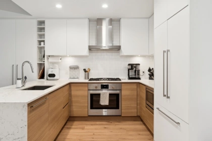 420 55 Klahanie Drive, Port Moody, BC, Port Moody Centre — 2 bed apartment/condo for sale