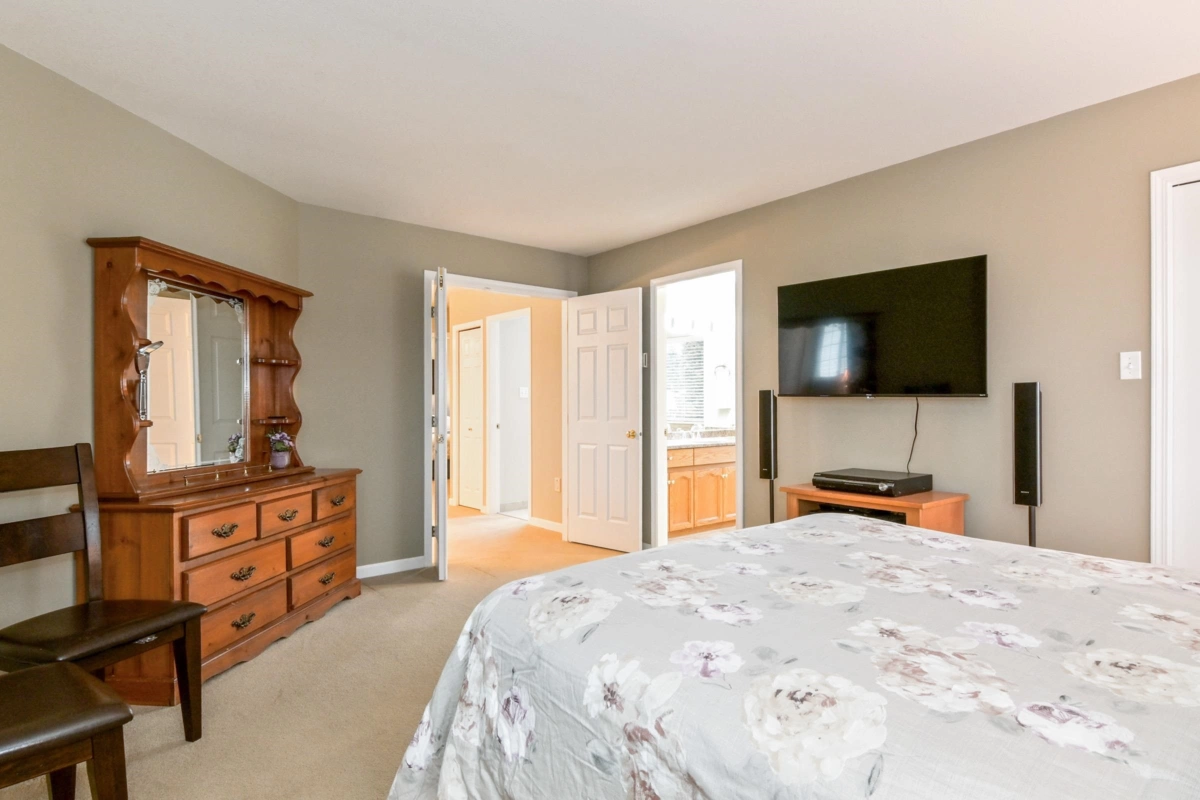 Basement Recreation Room Photo of 4552 217a Street, Langley, BC