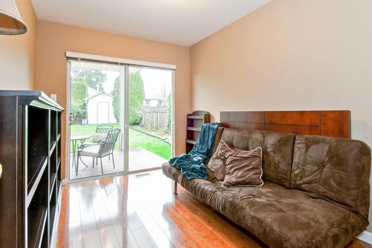 Guest Bathroom Photo of 4552 217a Street, Langley, BC