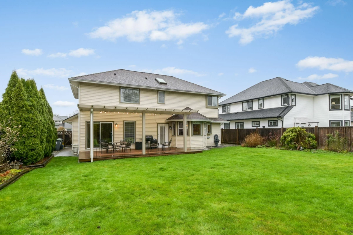 Swimming Pool Photo of 4552 217a Street, Langley, BC