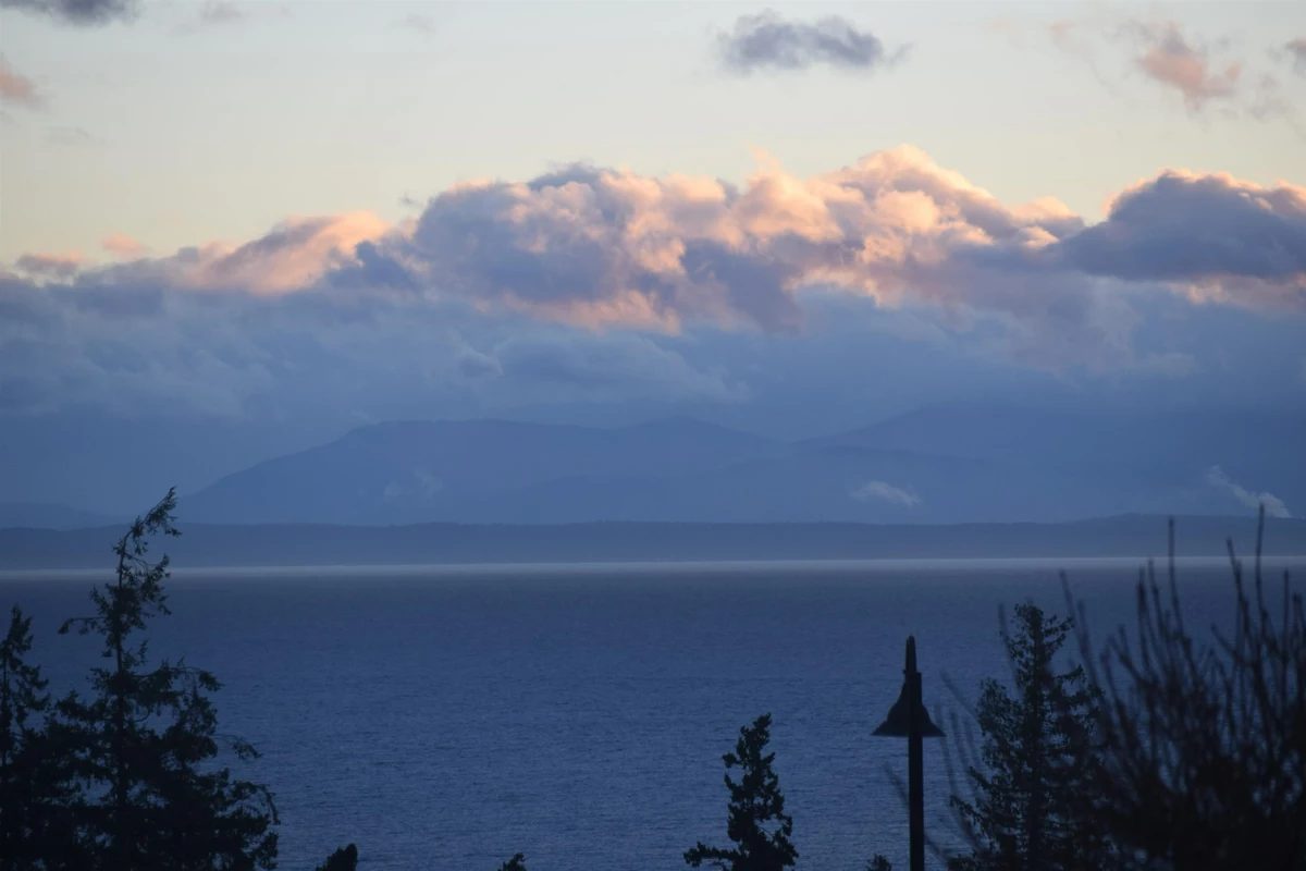 Family Room Photo of 5537 Peregrine Crescent, Sechelt, BC