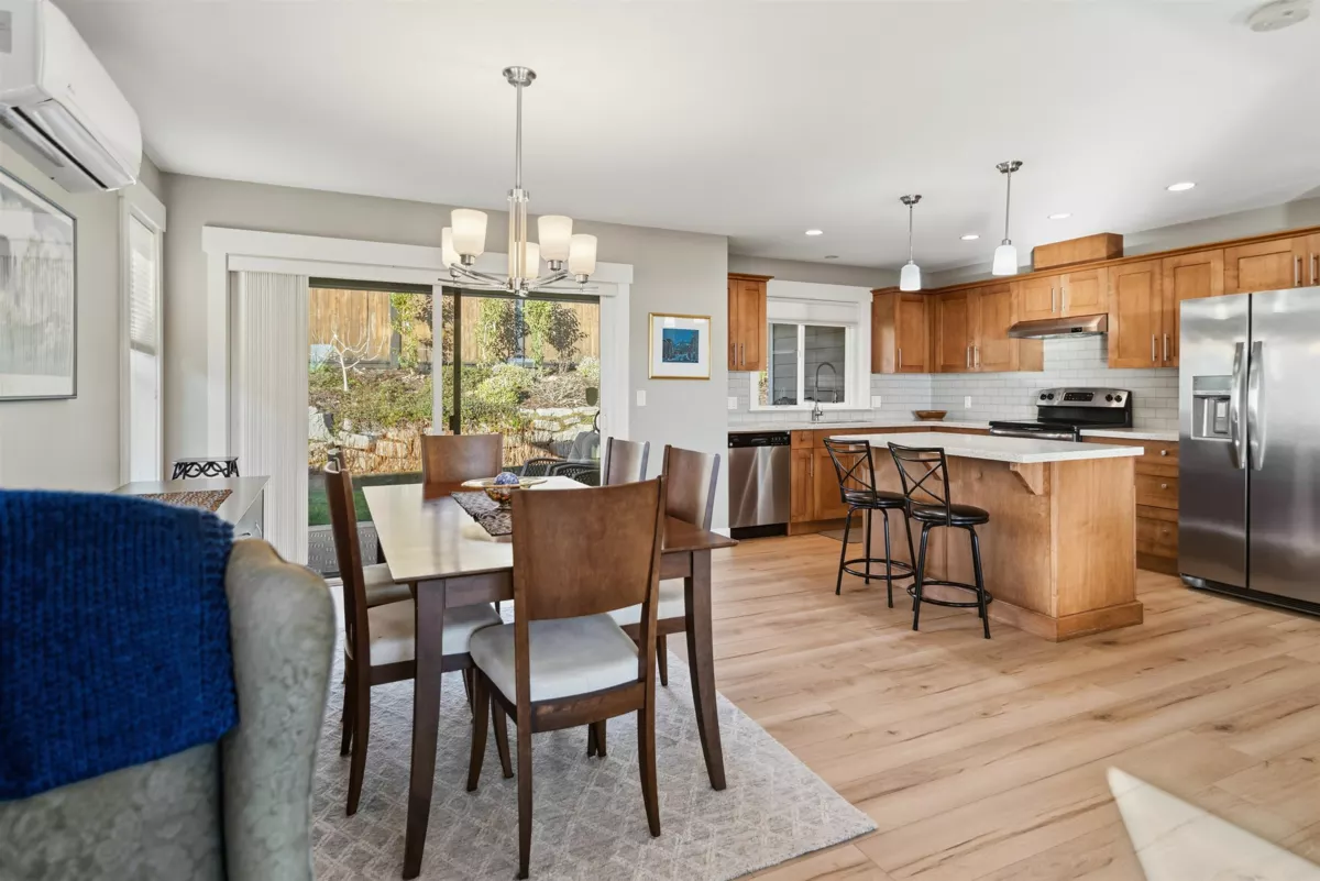 Guest Bathroom Photo of 5537 Peregrine Crescent, Sechelt, BC