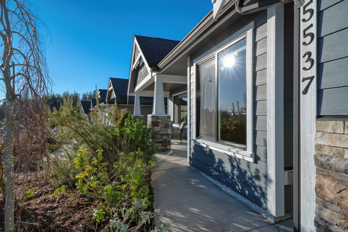 Kitchen Island Photo of 5537 Peregrine Crescent, Sechelt, BC
