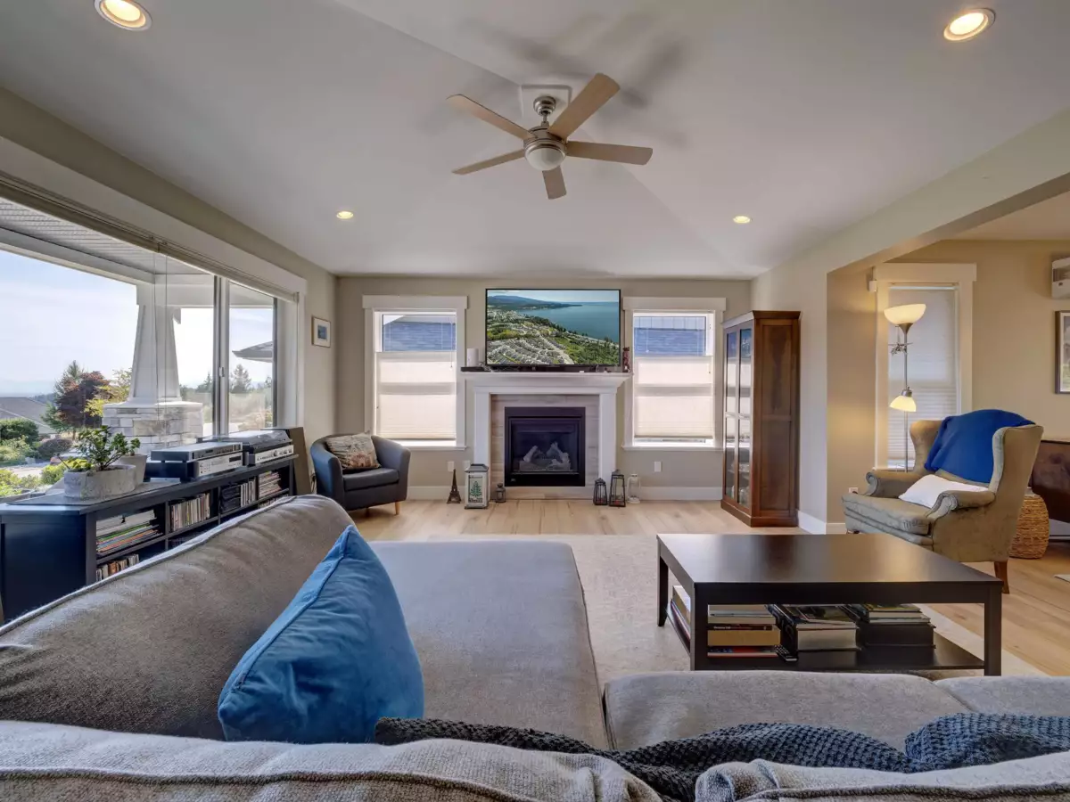 Primary Bedroom Photo of 5537 Peregrine Crescent, Sechelt, BC