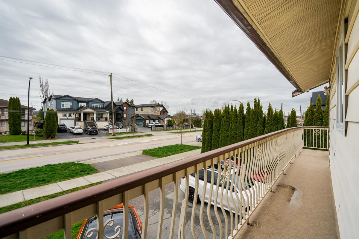 Hallway Photo of 1247 Ewen Avenue, New Westminster, BC