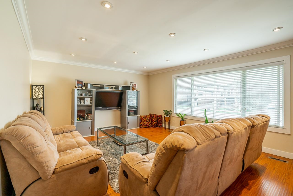 Kitchen Photo of 1247 Ewen Avenue, New Westminster, BC