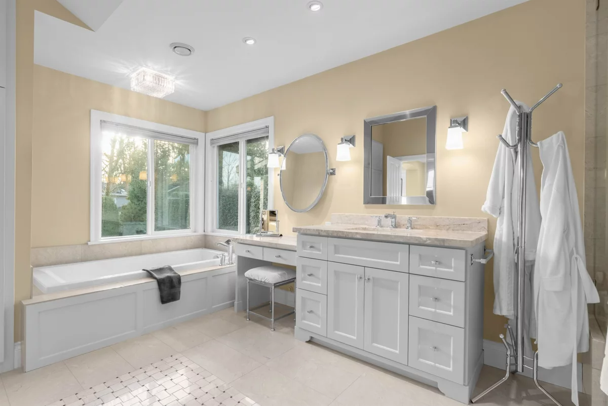 Entry Foyer Photo of 9671 Heather Place, Richmond, BC