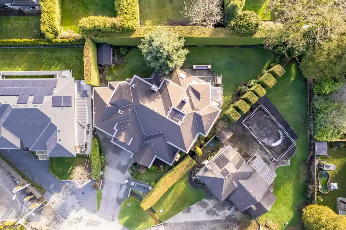 Fitness Center Photo Near 9671 Heather Place, Richmond, BC