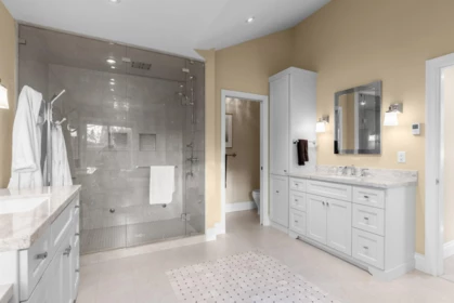 Hallway Photo of 9671 Heather Place, Richmond, BC