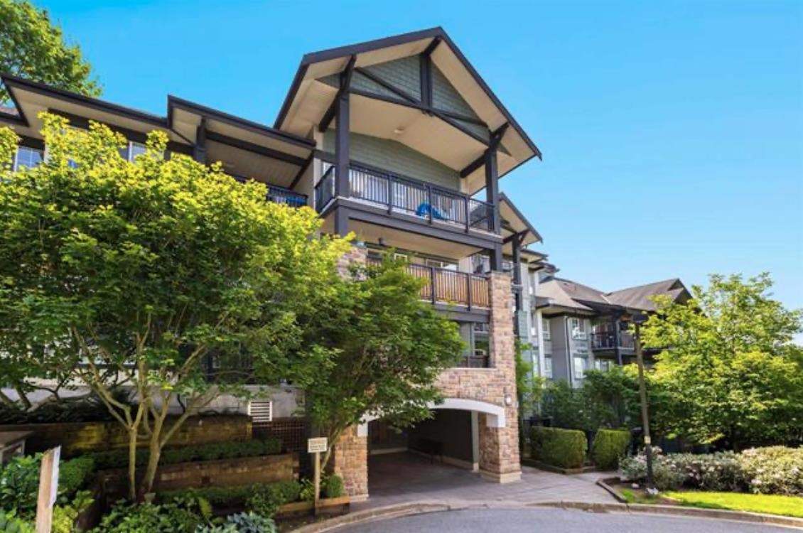 Guest Bathroom Photo of 303 9098 Halston Court, Burnaby, BC
