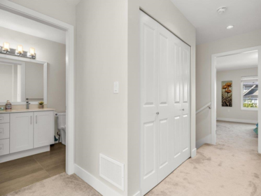 Basement Recreation Room Photo of 25 15633 Mountain View Drive, White Rock, BC