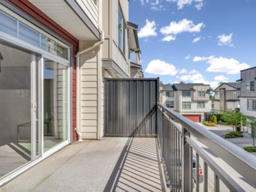 Garage Interior Photo of 25 15633 Mountain View Drive, White Rock, BC