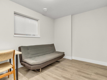 Hallway Photo of 25 15633 Mountain View Drive, White Rock, BC