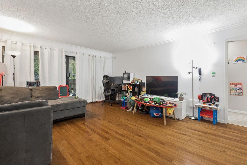 Family Room Photo of 211 444 W 49th Avenue, Vancouver, BC