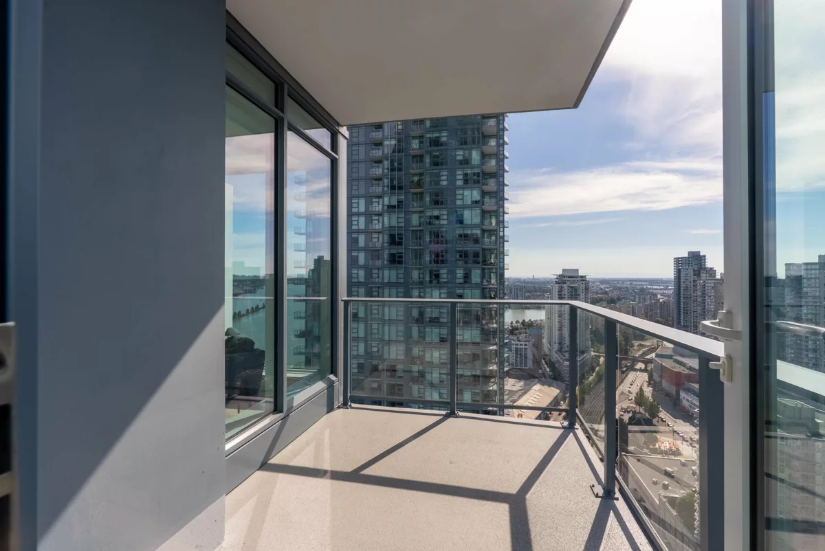 Walk-In Closet Photo of 2904 660 Quayside Drive, New Westminster, BC