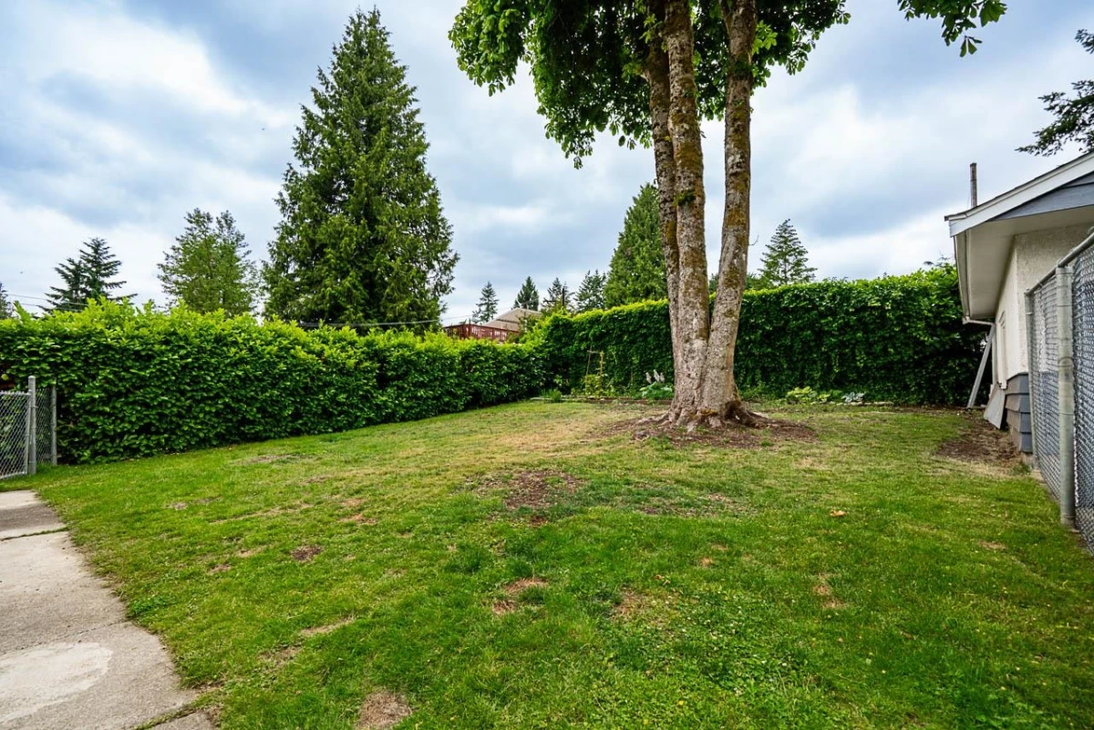 Garden / Landscaping Photo of 10875 143 Street, Surrey, BC