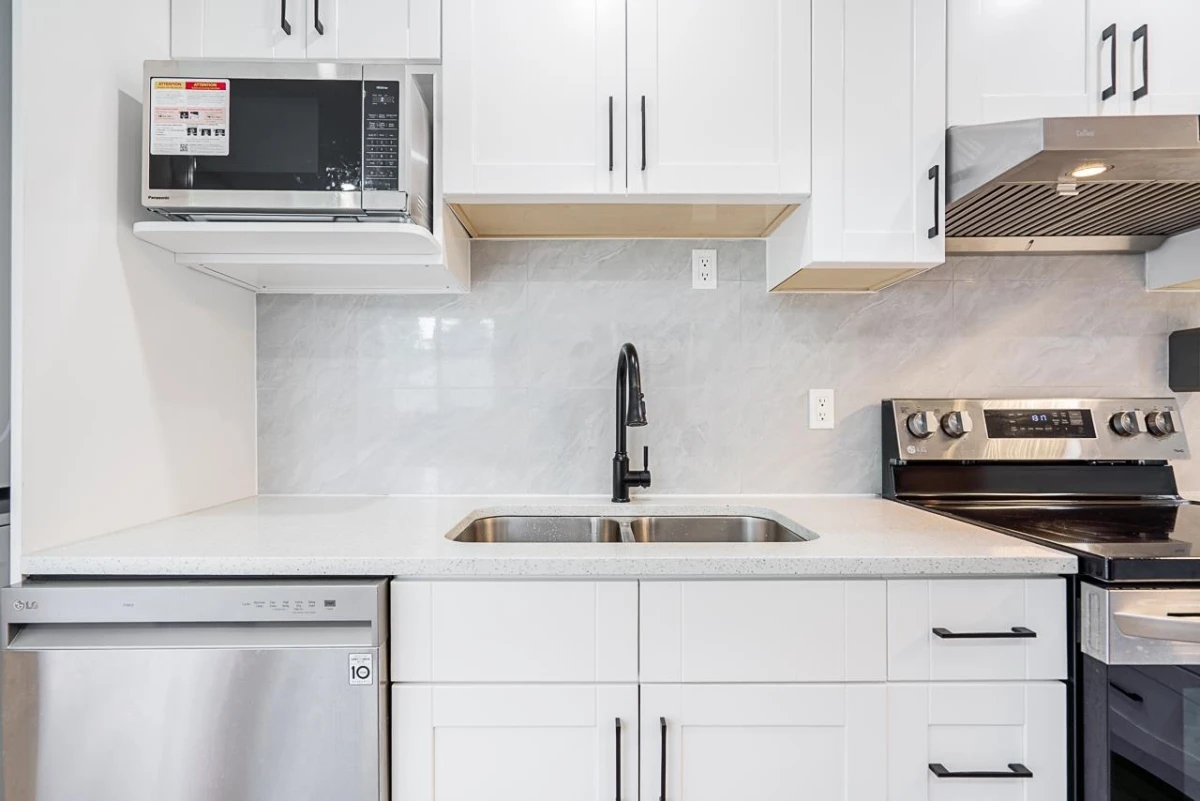 Kitchen Island Photo of 10875 143 Street, Surrey, BC