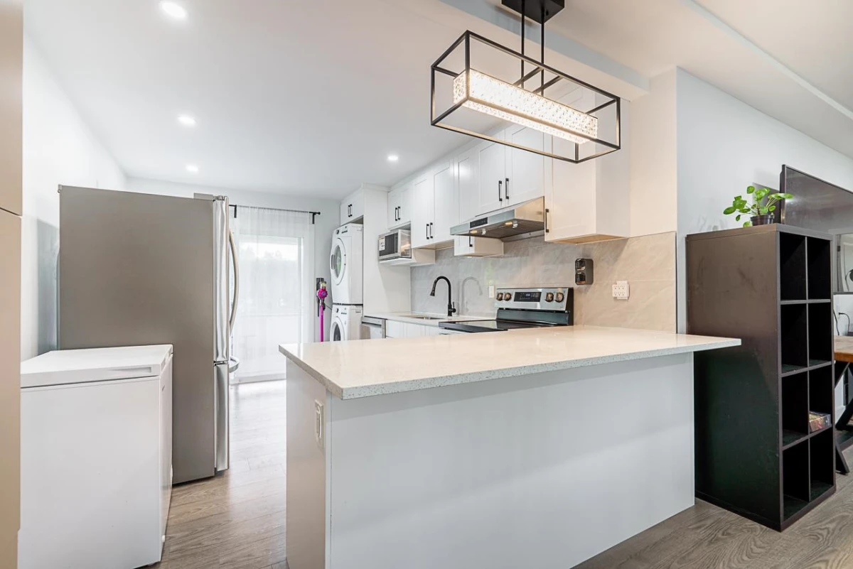 Kitchen Photo of 10875 143 Street, Surrey, BC