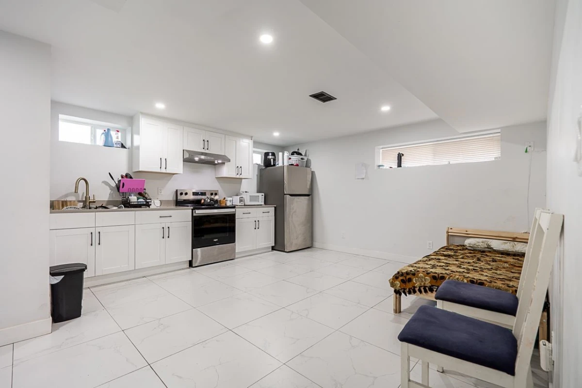 Laundry Room Photo of 10875 143 Street, Surrey, BC