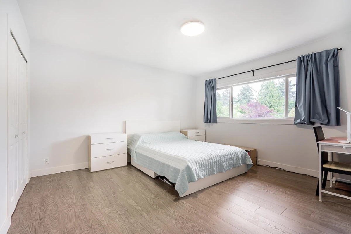 Walk-In Closet Photo of 10875 143 Street, Surrey, BC