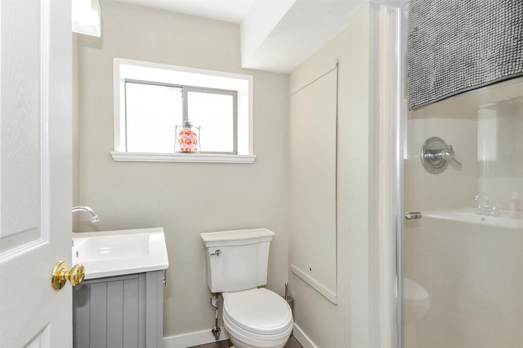 Hallway Photo of 1910 196 Street, Langley, BC