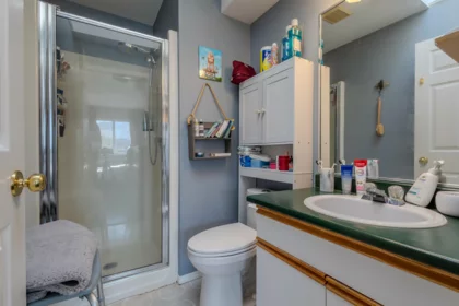 Guest Bathroom Photo of 12 45306 Balmoral Avenue, Chilliwack, BC