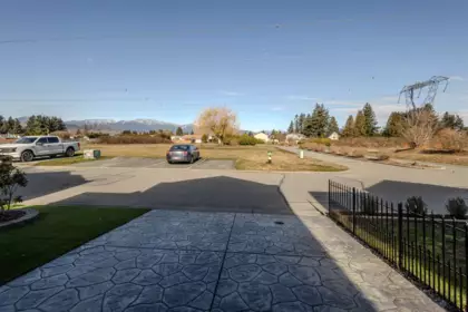Hot Tub / Spa Photo of 12 45306 Balmoral Avenue, Chilliwack, BC