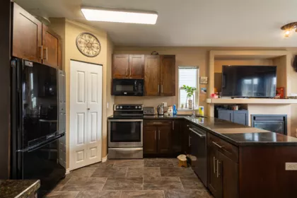 Kitchen Island Photo of 12 45306 Balmoral Avenue, Chilliwack, BC