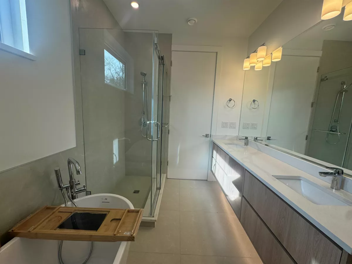 Basement Recreation Room Photo of 967 52 A Street, Delta, BC