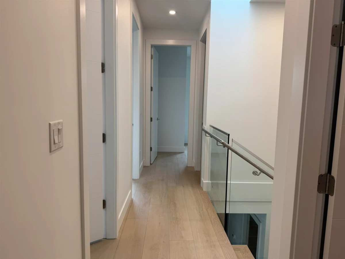 Powder Room Photo of 967 52 A Street, Delta, BC