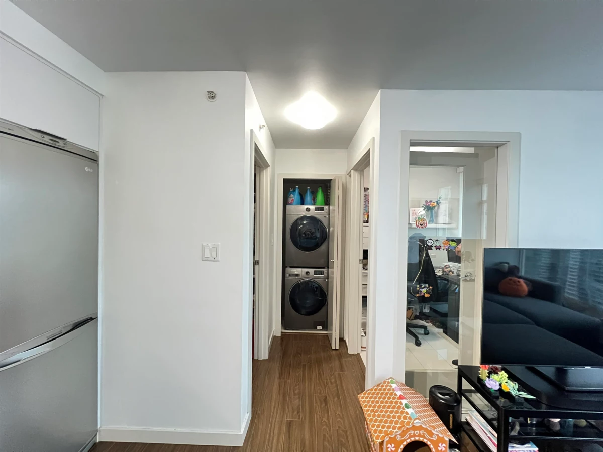 Breakfast Nook Photo of 2301 161 W Georgia Street, Vancouver, BC