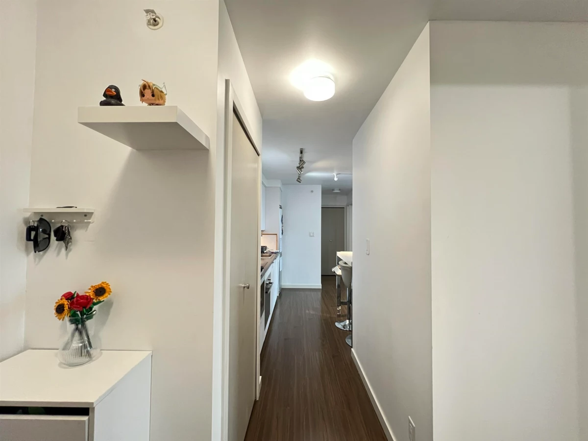 Kitchen Photo of 2301 161 W Georgia Street, Vancouver, BC