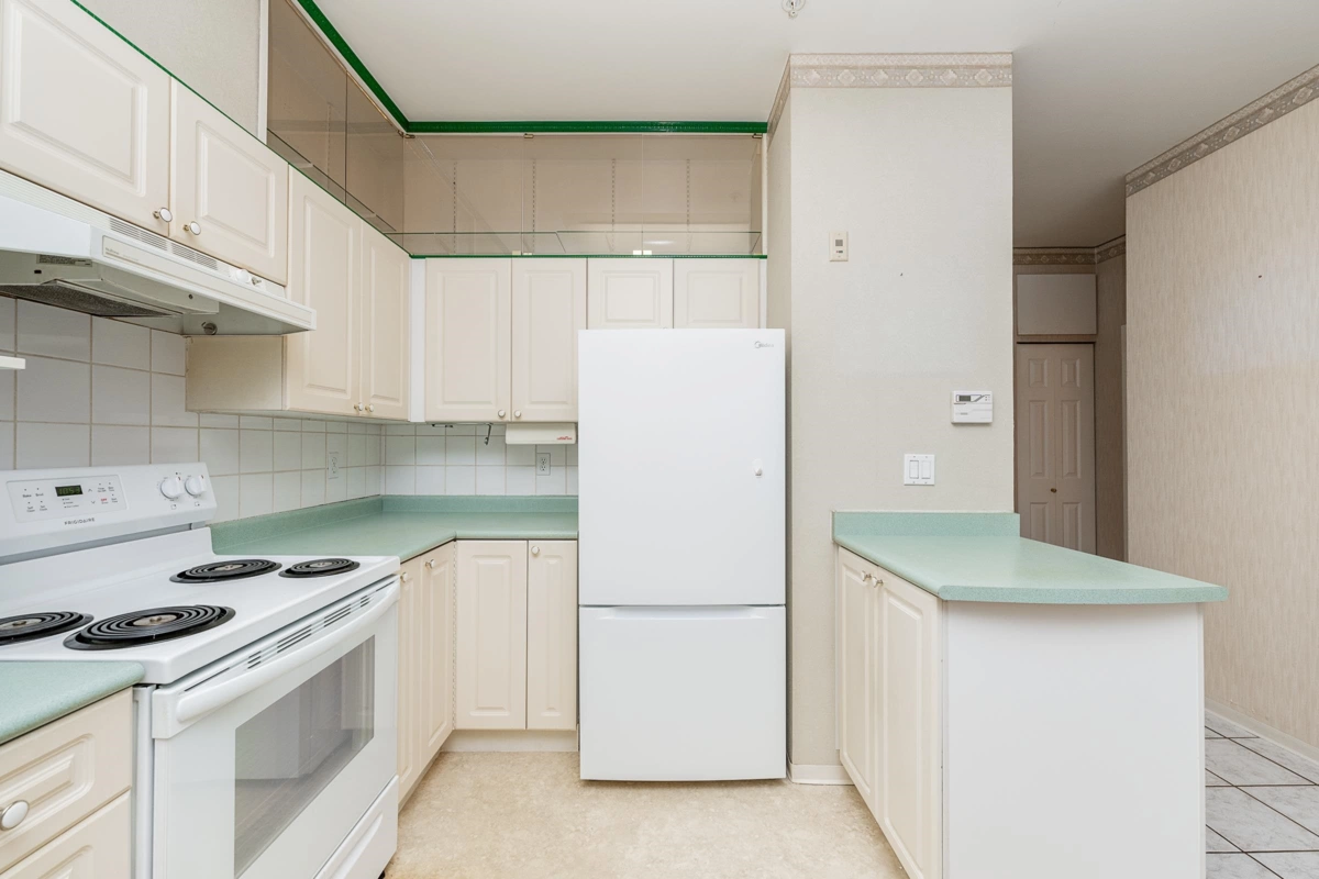 Dining Area Photo of 304 2109 Rowland Street, Port Coquitlam, BC