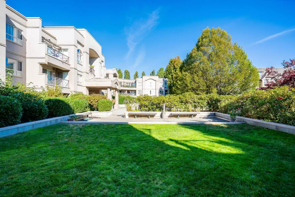 Entry Foyer Photo of 304 2109 Rowland Street, Port Coquitlam, BC