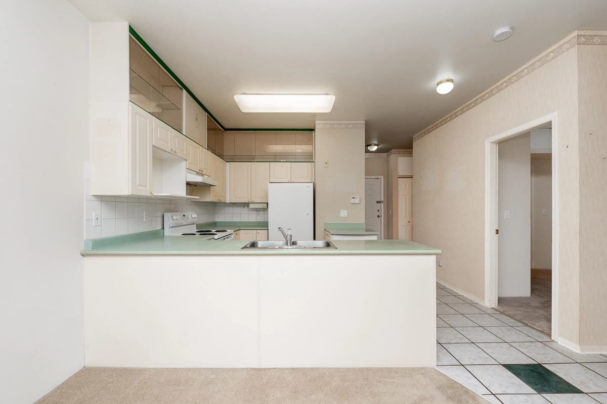 Family Room Photo of 304 2109 Rowland Street, Port Coquitlam, BC